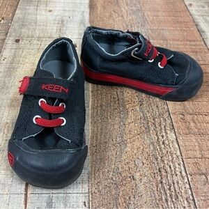 KEEN Size 5 Coronado Canvas Hook Loop Closure Kids Sneakers Elastic Slip On